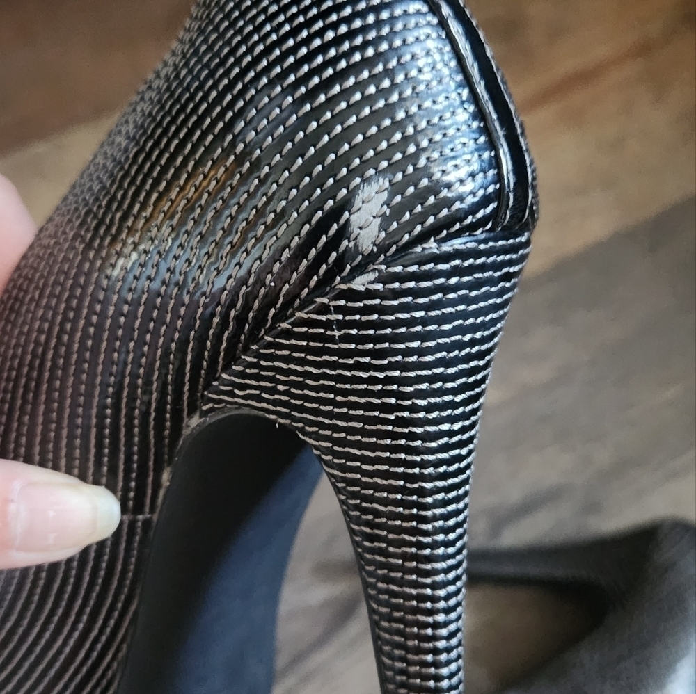 Colin Stuart Heels - Picture 11 of 16